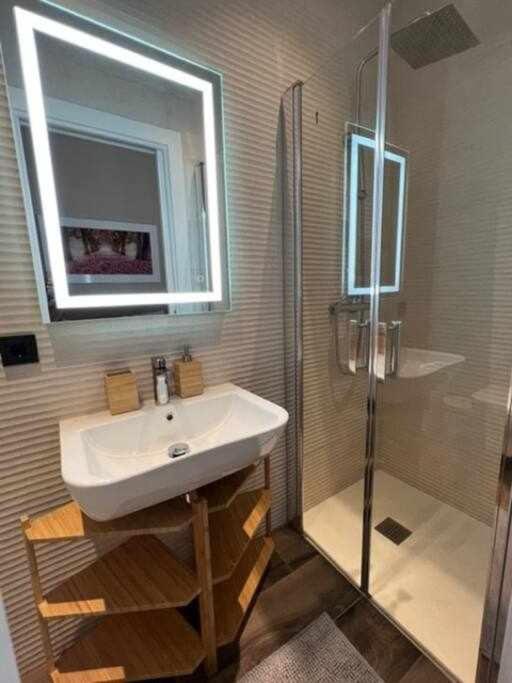 Deluxe Twobedroom Apartment Seville Downtown Exterior photo